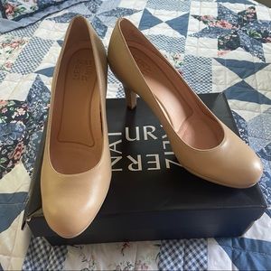 New Naturalizer Pumps